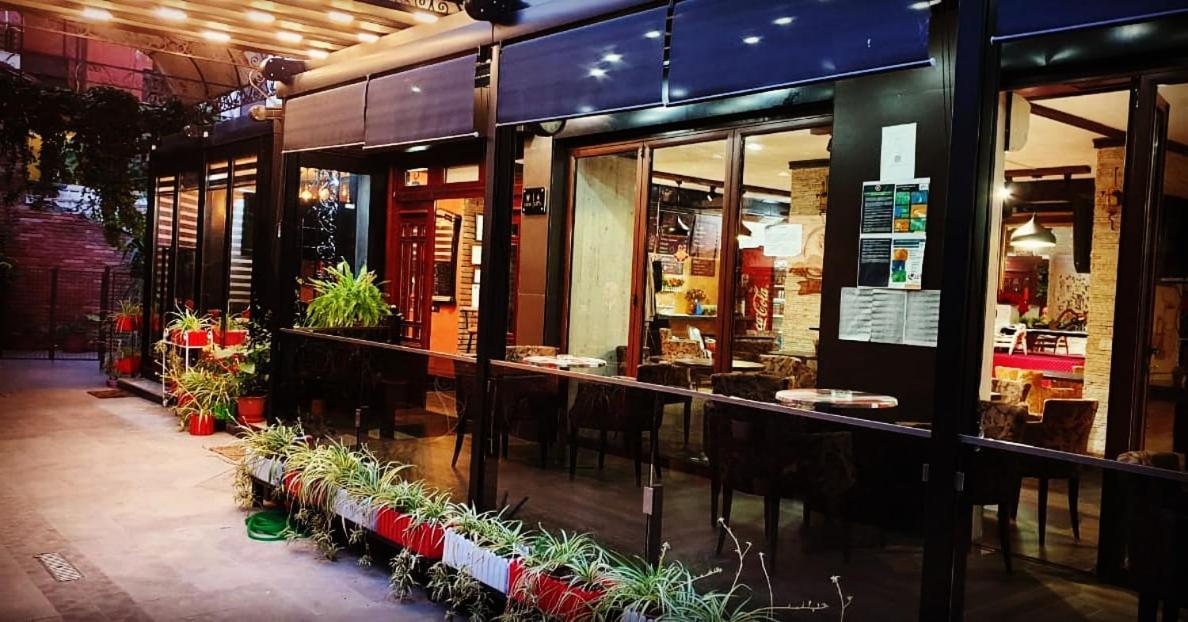 Hotel Livia Tiranë Eksteriør bilde