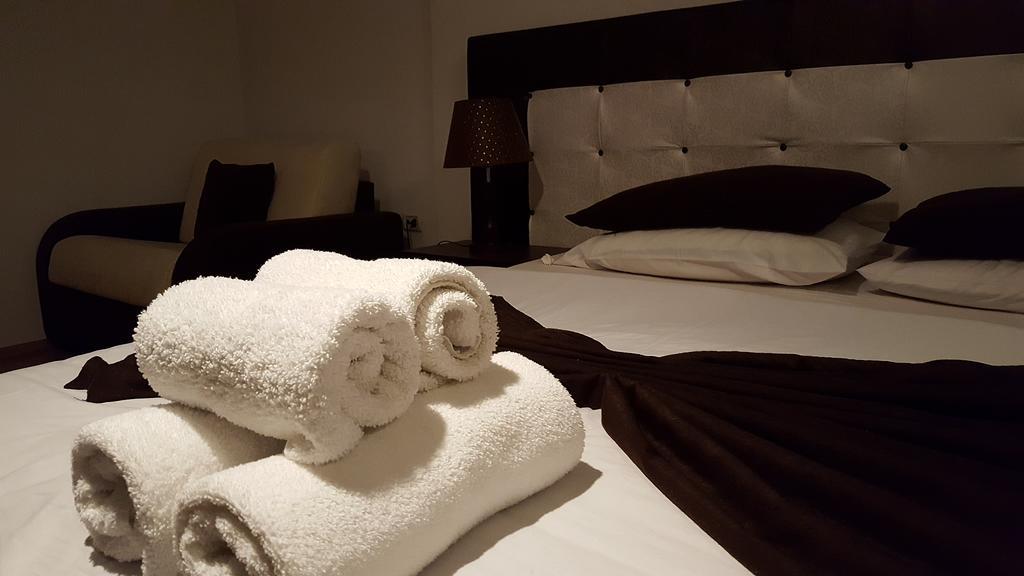 Hotel Livia Tiranë Eksteriør bilde
