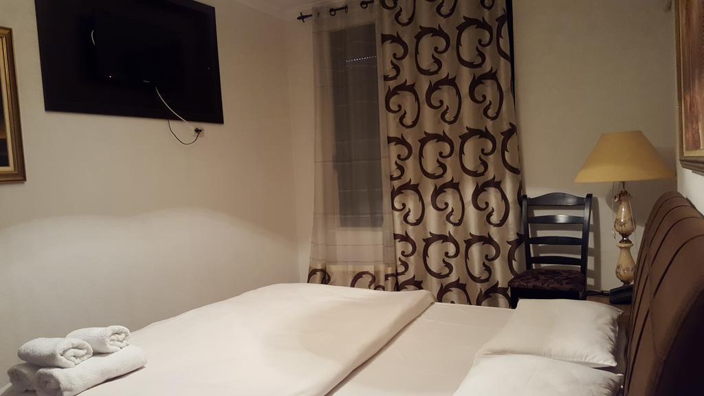 Hotel Livia Tiranë Eksteriør bilde