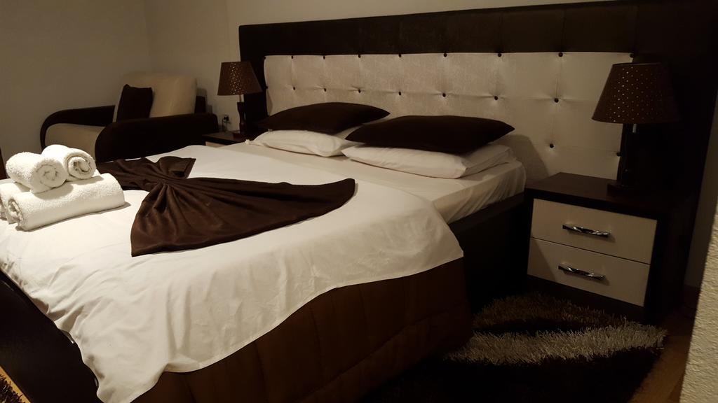 Hotel Livia Tiranë Eksteriør bilde