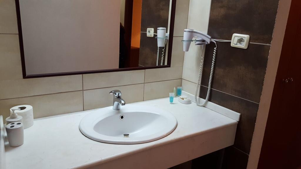 Hotel Livia Tiranë Eksteriør bilde