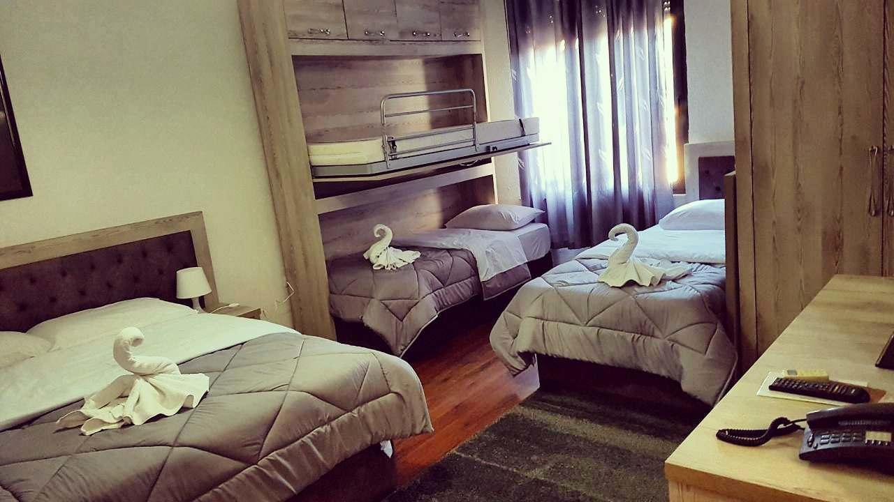 Hotel Livia Tiranë Eksteriør bilde