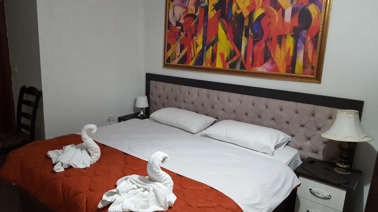 Hotel Livia Tiranë Eksteriør bilde