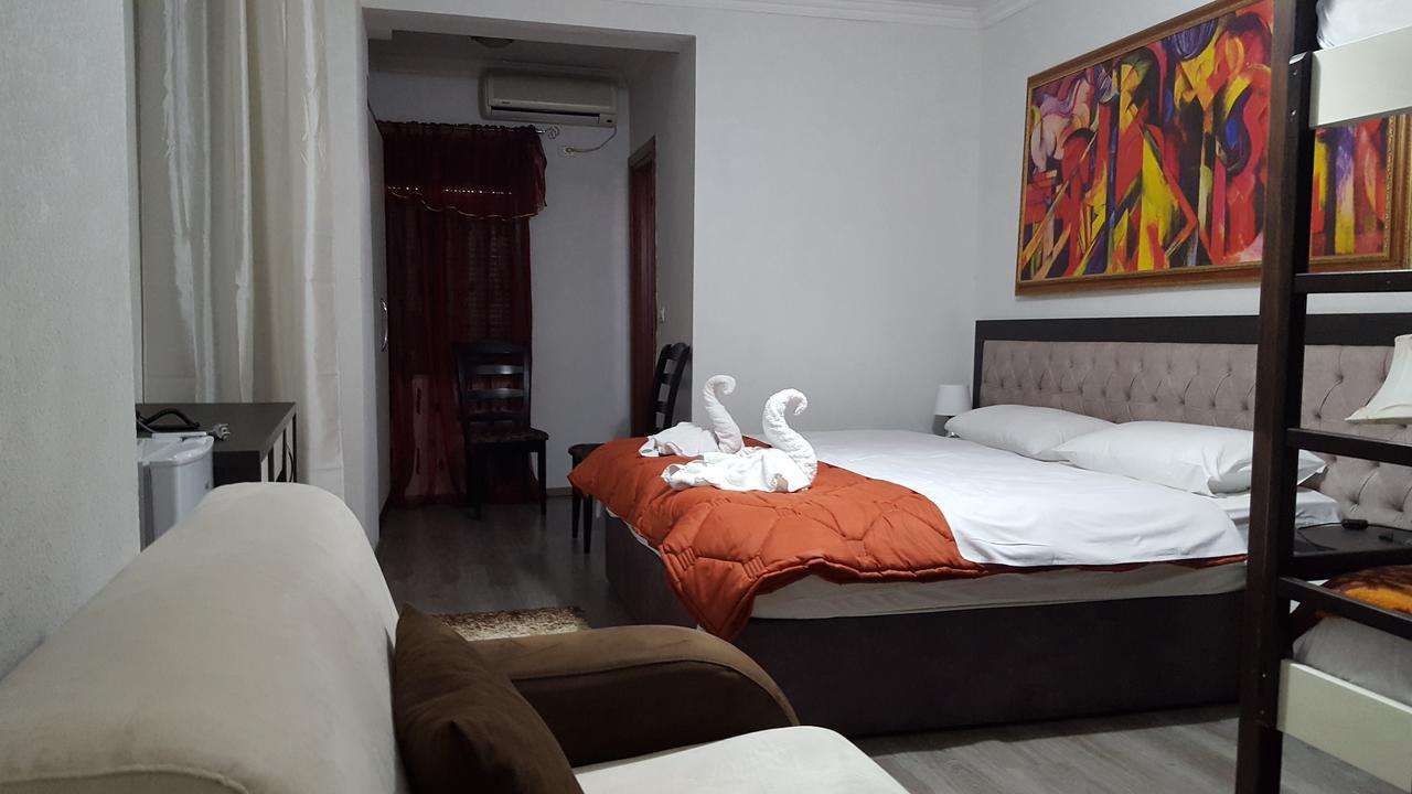 Hotel Livia Tiranë Eksteriør bilde