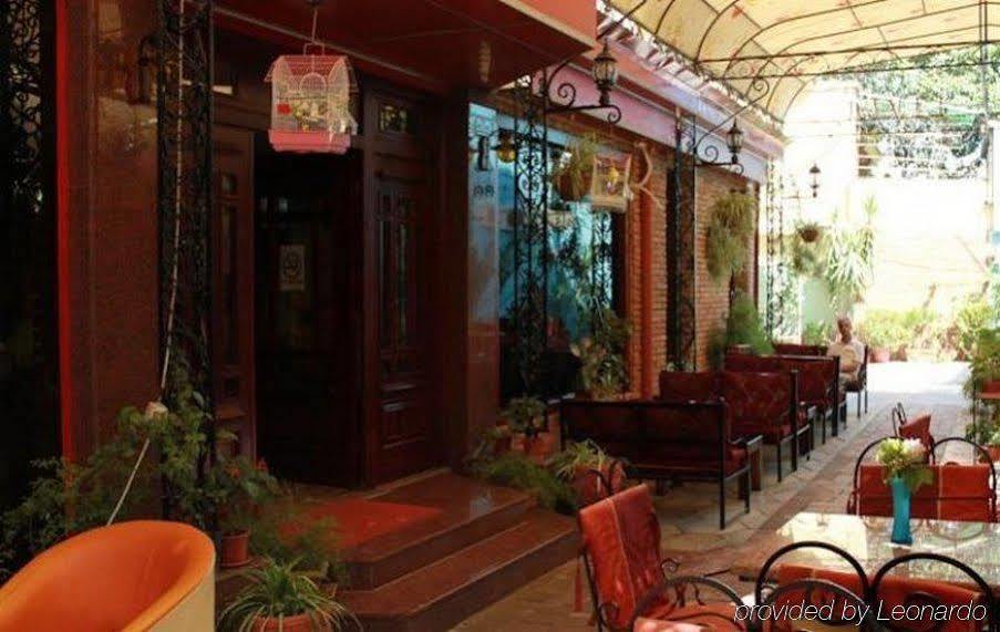 Hotel Livia Tiranë Eksteriør bilde