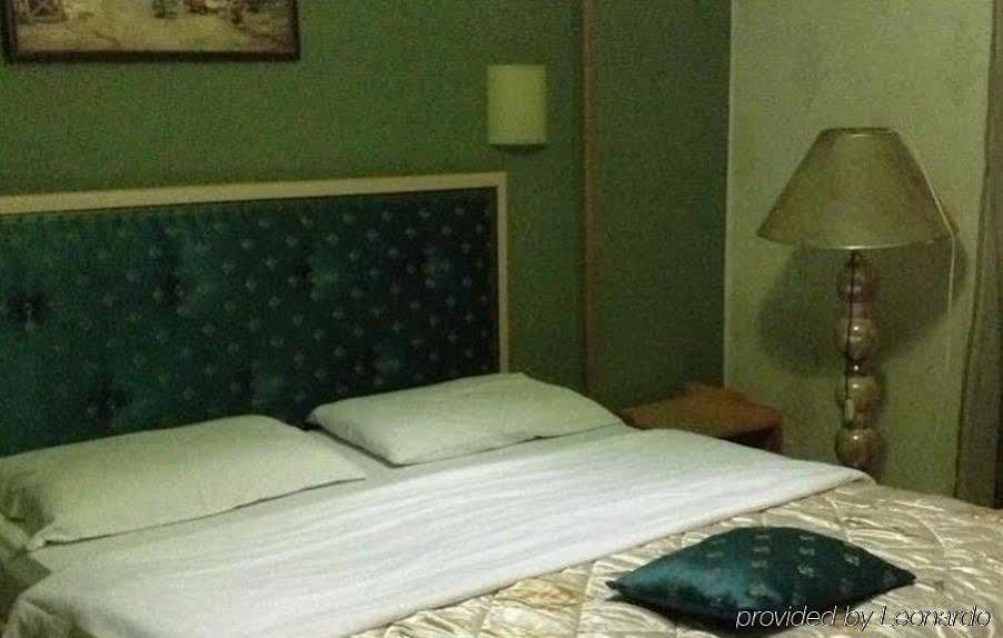 Hotel Livia Tiranë Eksteriør bilde