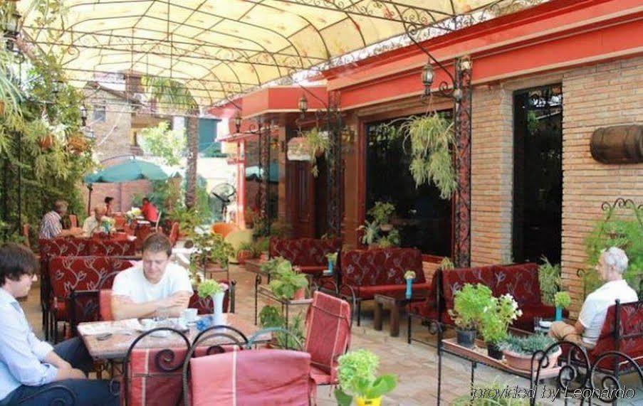 Hotel Livia Tiranë Eksteriør bilde